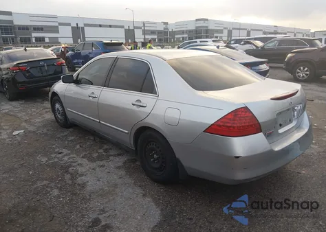 2007 Honda Accord 2.4 Lx z USA, uszkodzony, nr VIN 3HGCM56467G709791